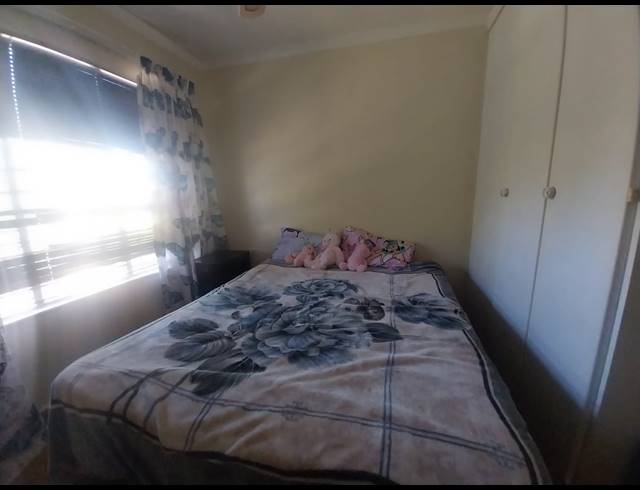 3 BEDROOM FLAT FOR SALE IN PINETOWN CENTRAL